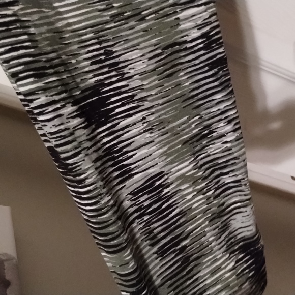 Dress - Picture 4 of 6